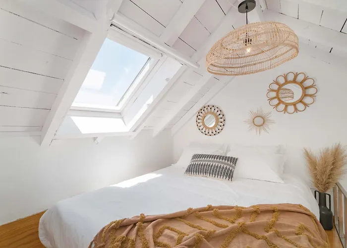 Alcantara 1br With Terrace & View *