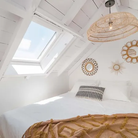 Alcantara 1br With Terrace & View *